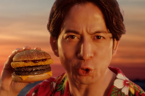 McDonald's "Atsui ze! Hawaiian Burgers"!