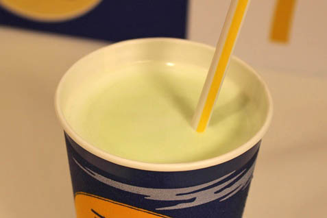 McDonald's "Tsukimi" Burgers and More: A Review of All 8 New Items!