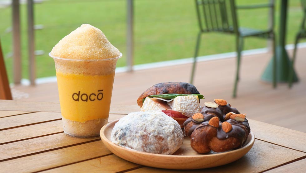 'I'm donut ? (I'm Donut?)' and bakery café 'dacō (Daco)' in Yokohama Minato Mirai