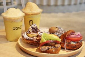 'I'm donut ? (I'm Donut?)' and bakery café 'dacō (Daco)' in Yokohama Minato Mirai