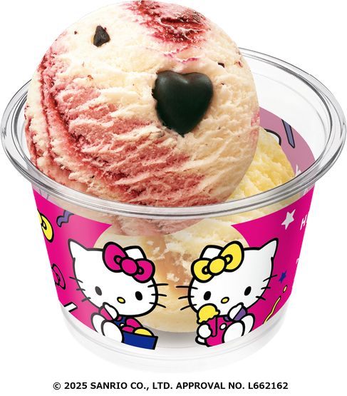 "Hello Kitty Double Cup" Small Double 510 yen / Regular Double 760 yen